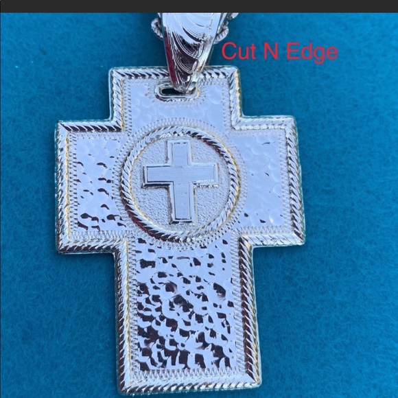 Montana Silversmith Hammered Cross Necklace - Picture 4 of 6